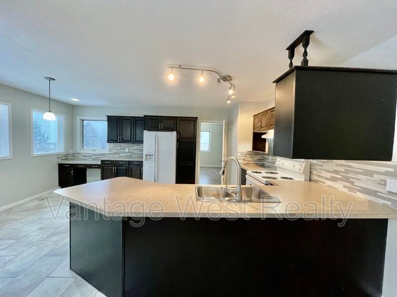 1838A Lipsett Crt - Photo 3 of 32