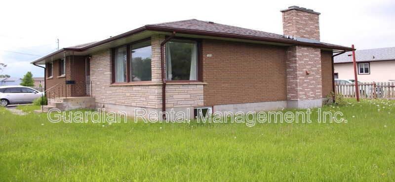 300 Algonquin Ave S - Photo 2 of 8