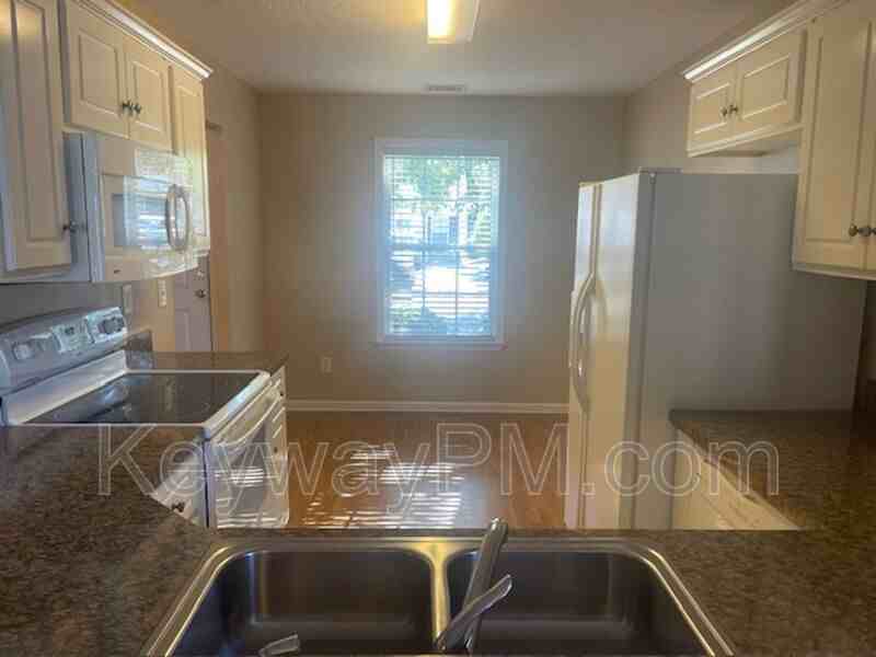 208 Satomi Way - Photo 3 of 13
