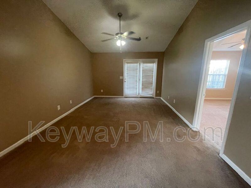 208 Satomi Way - Photo 6 of 13