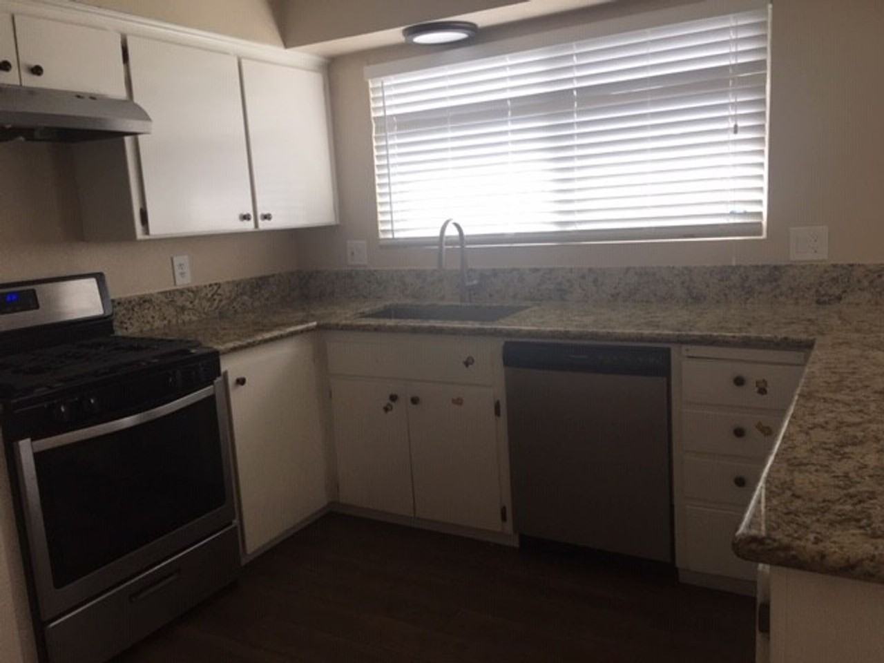 1080 Greenfield Dr - Photo 2 of 8