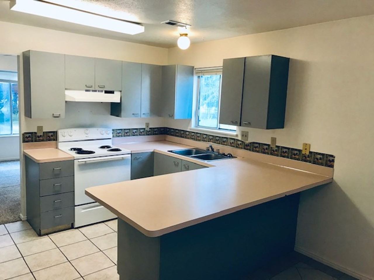 757 W 640 S - Photo 3 of 4