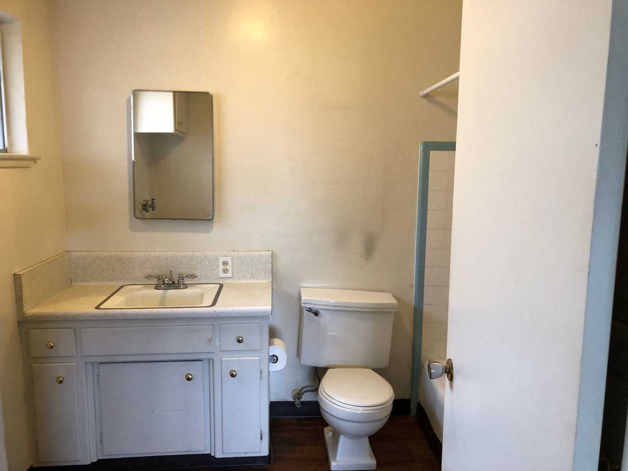 301 Poplar St #1 - Photo 7 of 7
