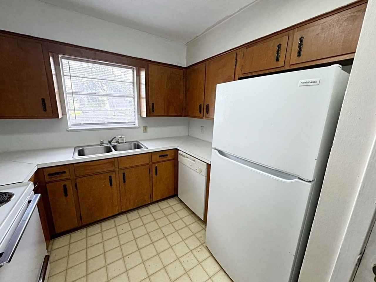 3508 Delaware St - Photo 4 of 7