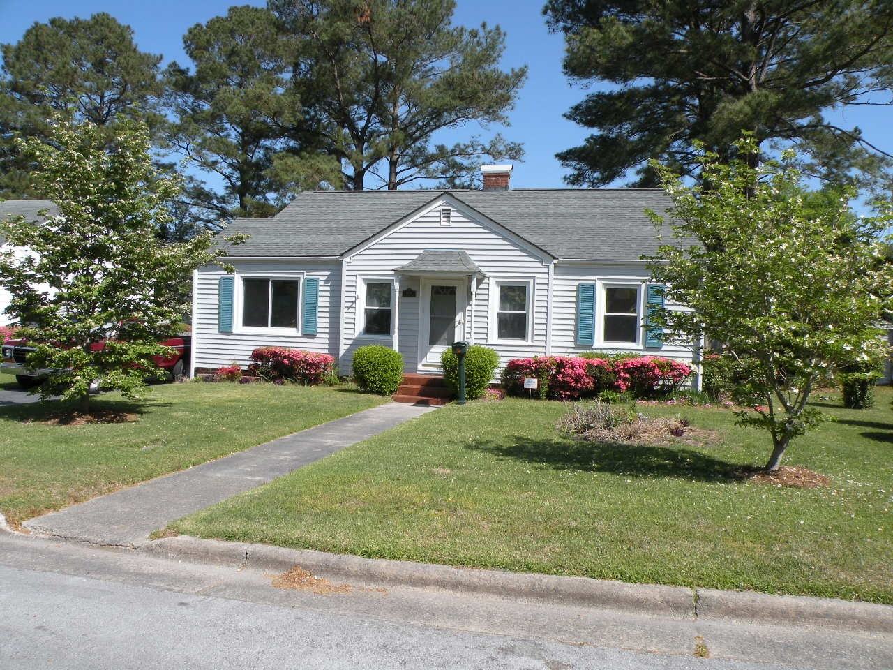 1620 Colonial Way - Photo 2 of 18