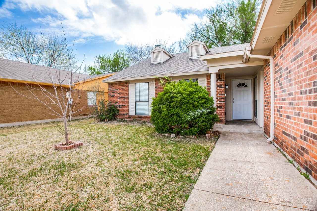 2114 Pennington Dr - Photo 2 of 22