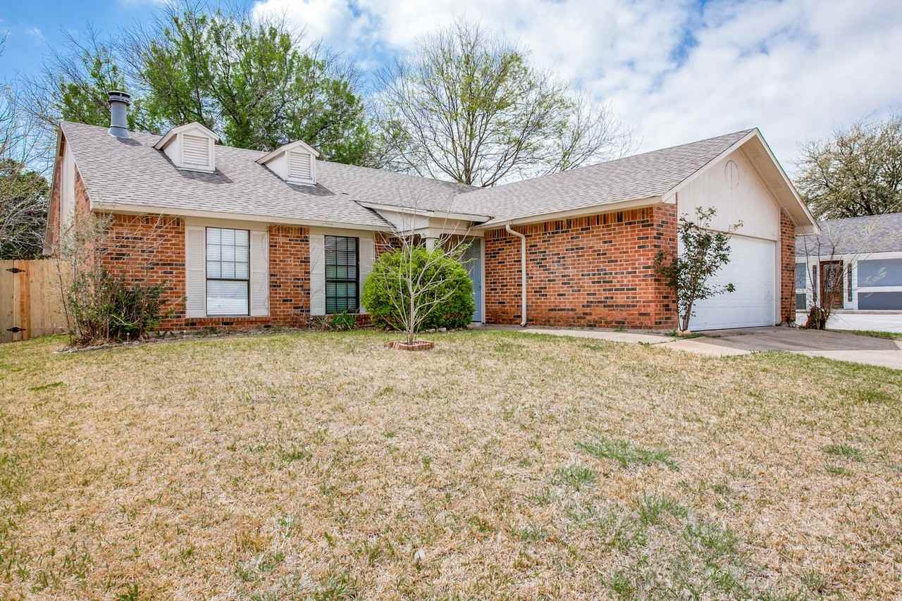 2114 Pennington Dr - Photo 3 of 22