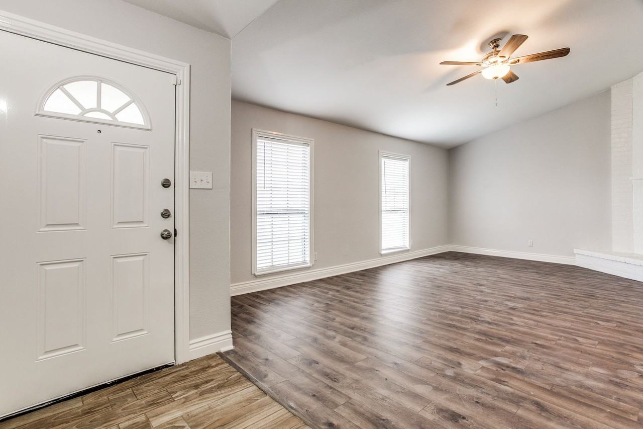 2114 Pennington Dr - Photo 4 of 22