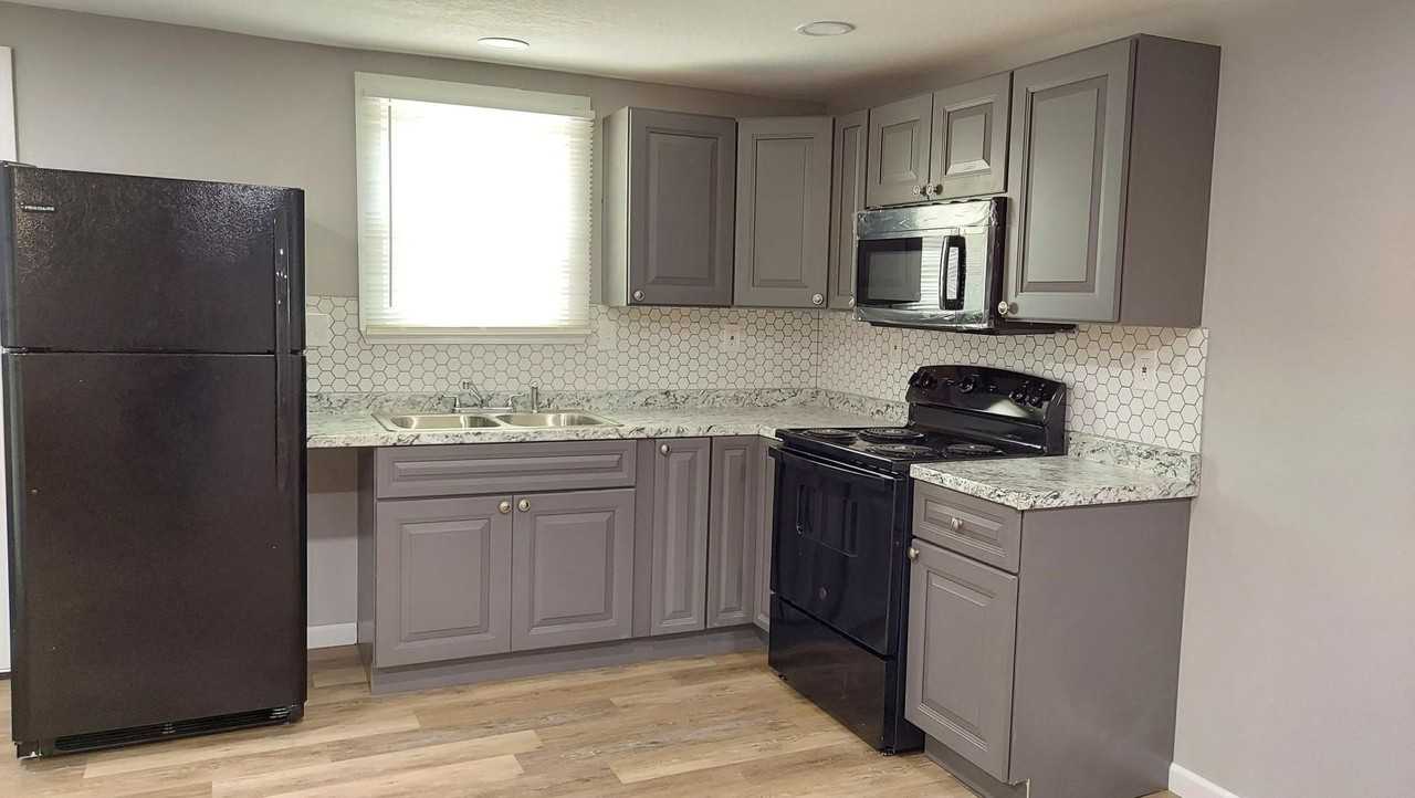 510 E Washington St - Photo 3 of 15