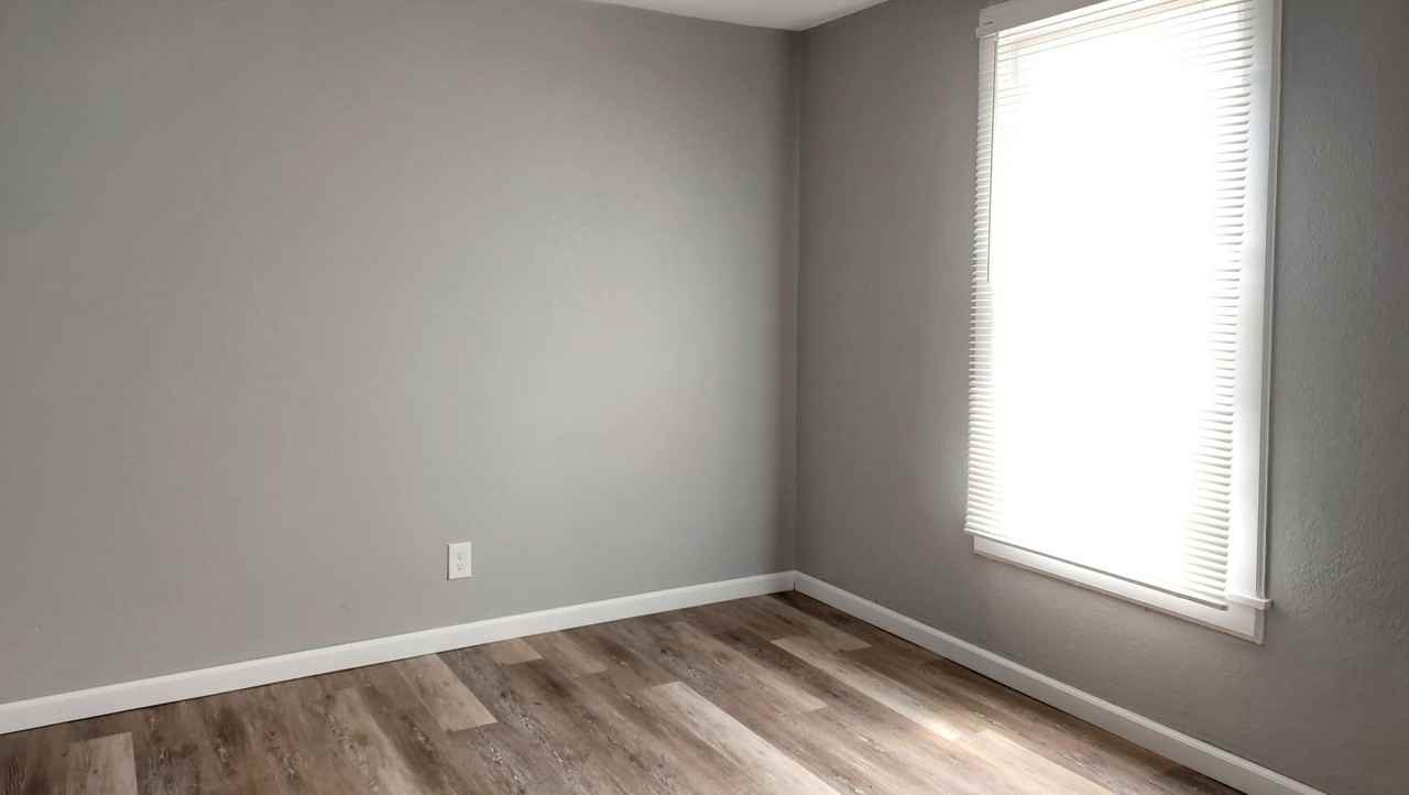 510 E Washington St - Photo 5 of 15