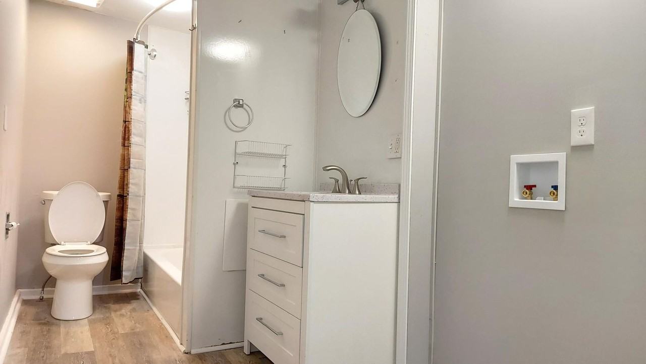 510 E Washington St - Photo 6 of 15