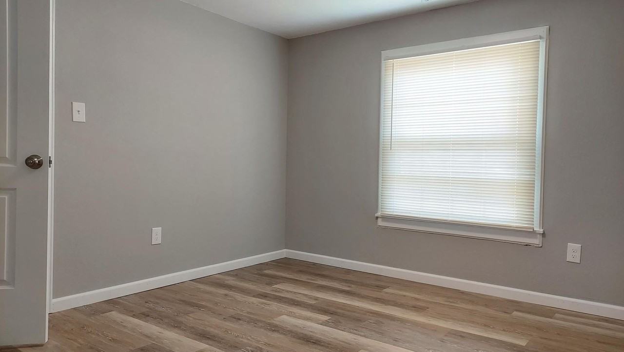 510 E Washington St - Photo 7 of 15