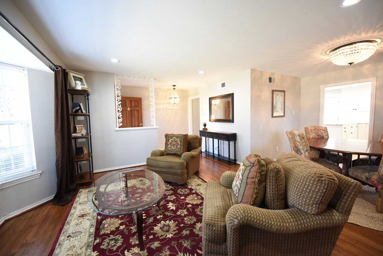 745 Newberry Dr - Photo 3 of 21