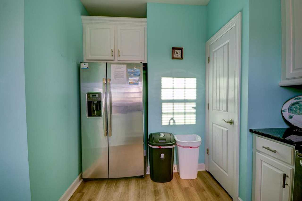 215 215 Summerwinds Place - Photo 6 of 32