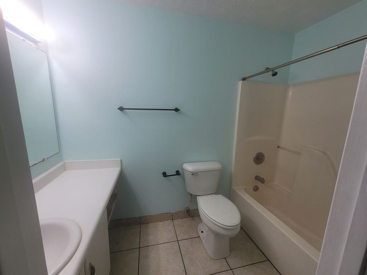 631 Varsity Dr - Photo 2 of 11