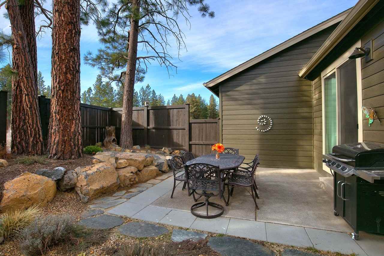 60487 Hedgewood Ln - Photo 3 of 21