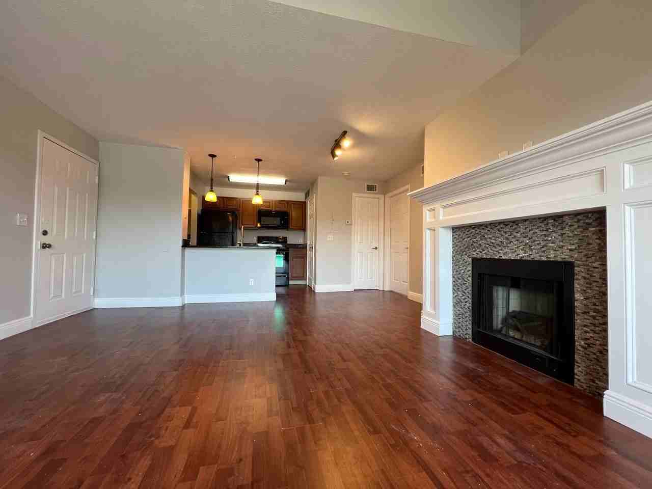 364 Northpointe Ct #303 - Photo 2 of 29