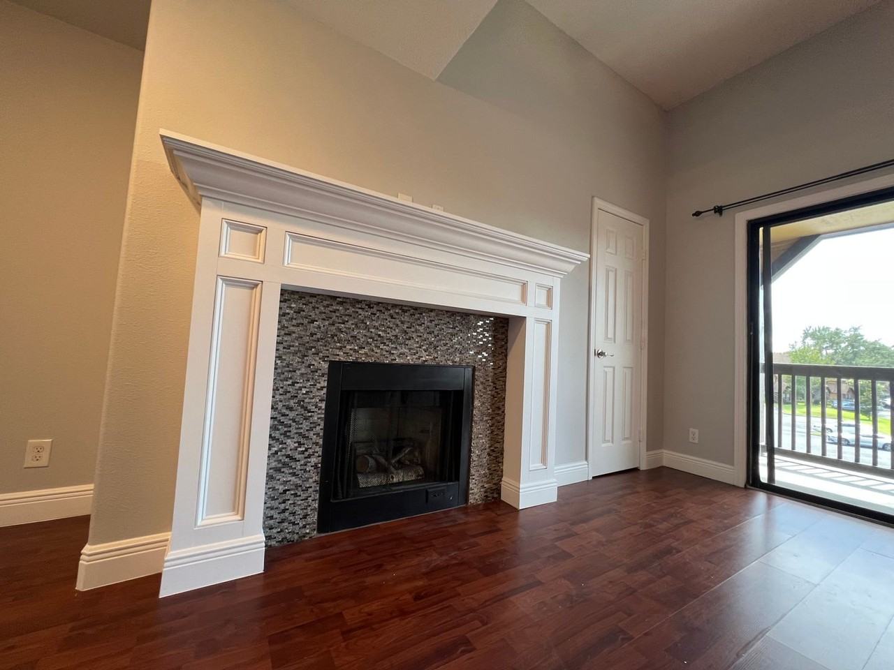 364 Northpointe Ct #303 - Photo 6 of 29