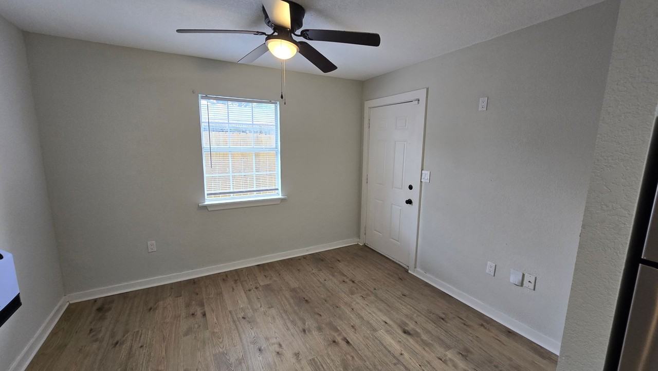 212 Placid - Photo 4 of 20