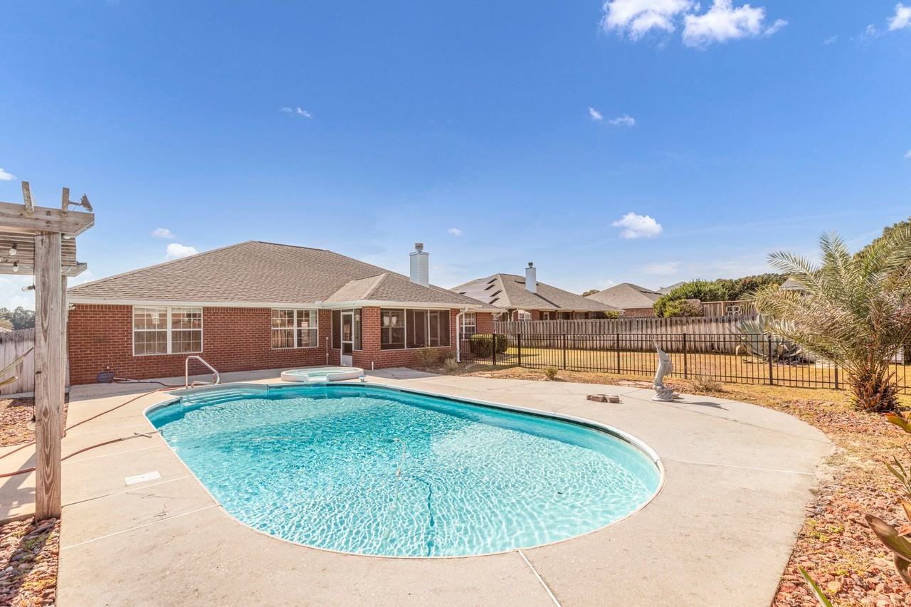 2144 Hagood Loop - Photo 3 of 38