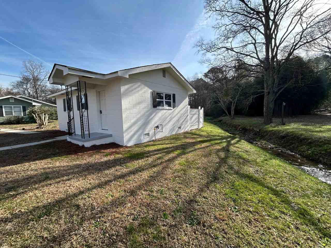282 Bert Rd Ne - Photo 2 of 15