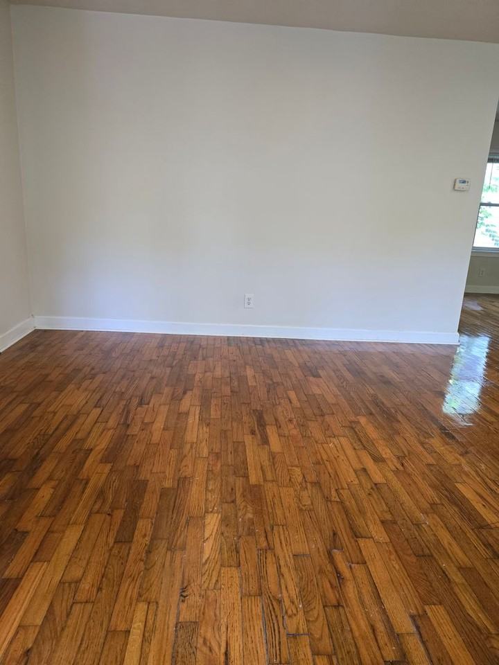 302 Alexander Ave - Photo 5 of 17