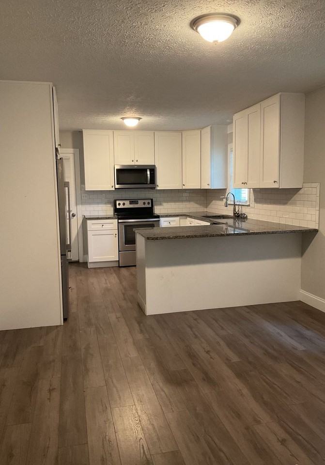 821 Cabaniss Dr - Photo 2 of 13