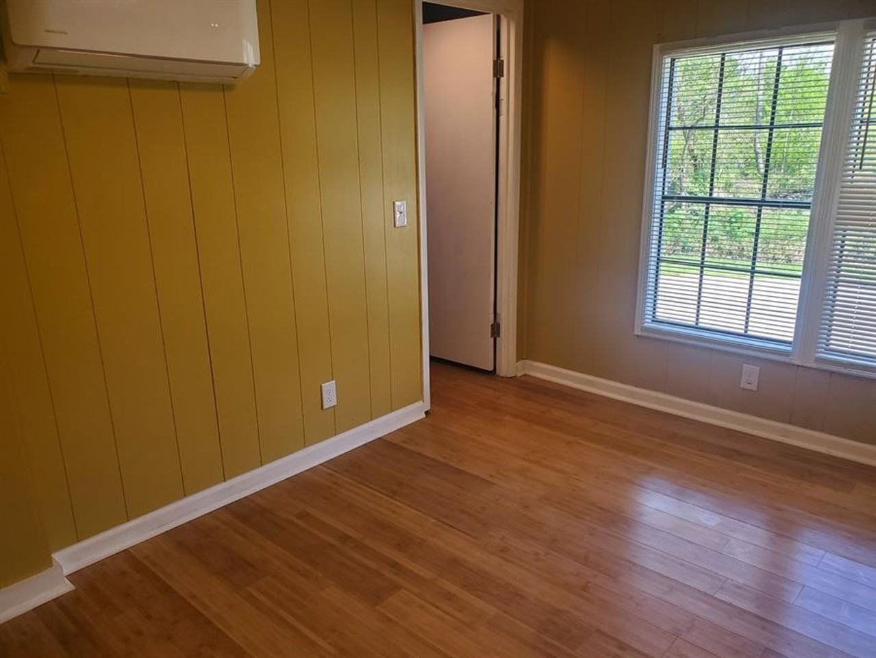100 W Spring St - Photo 3 of 14