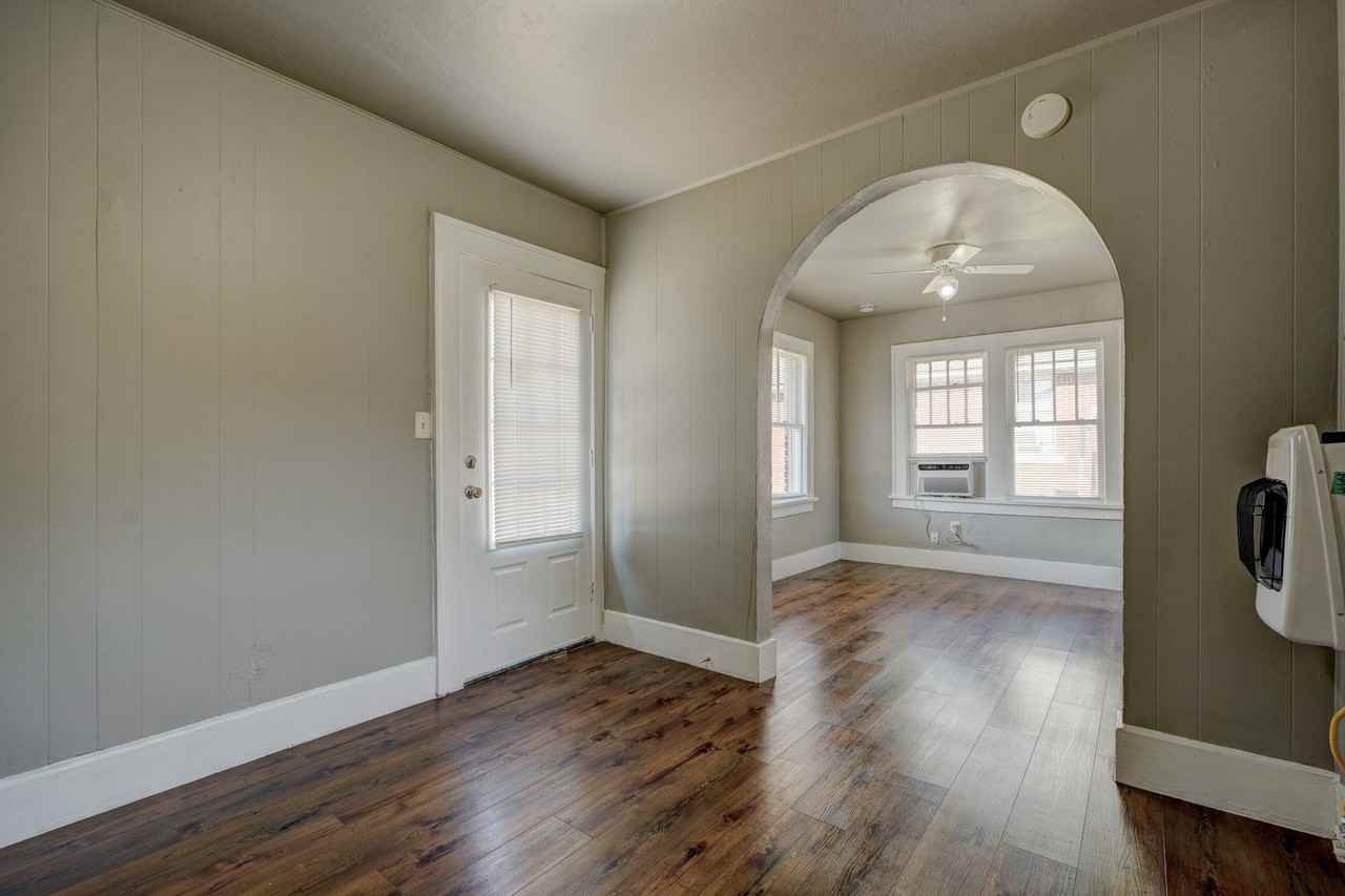 404R Sw 23rd St - Photo 2 of 8