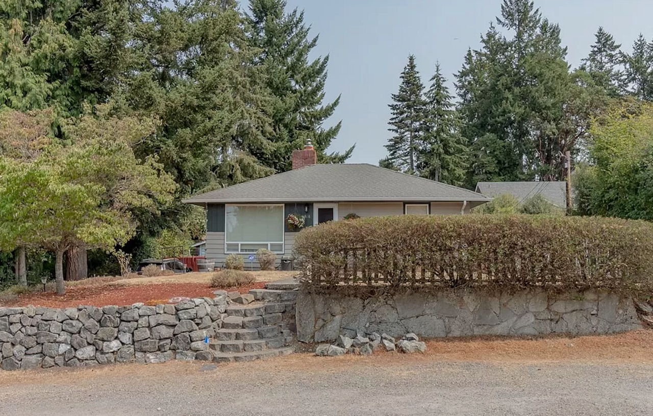 11616 23rd Ave Sw - Photo 3 of 20