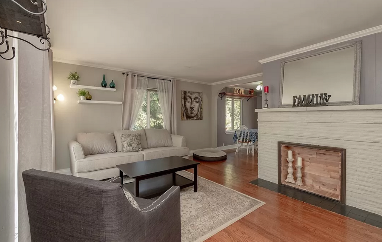 11616 23rd Ave Sw - Photo 4 of 20