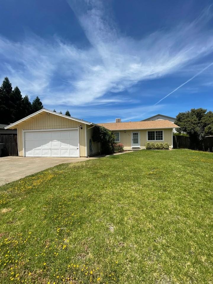 1774 Lazelle Ct - Photo 3 of 13