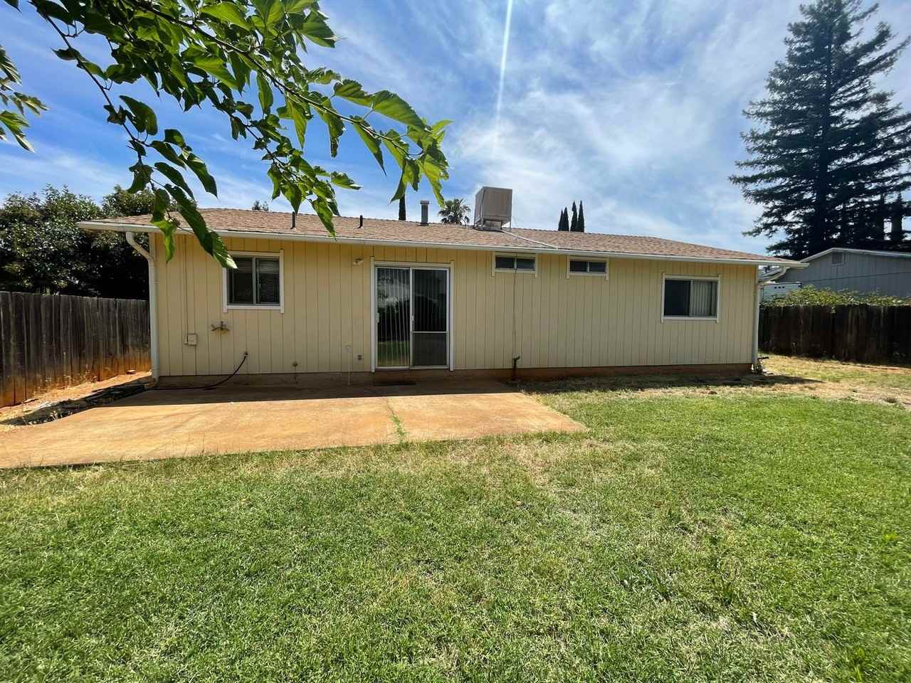 1774 Lazelle Ct - Photo 2 of 13