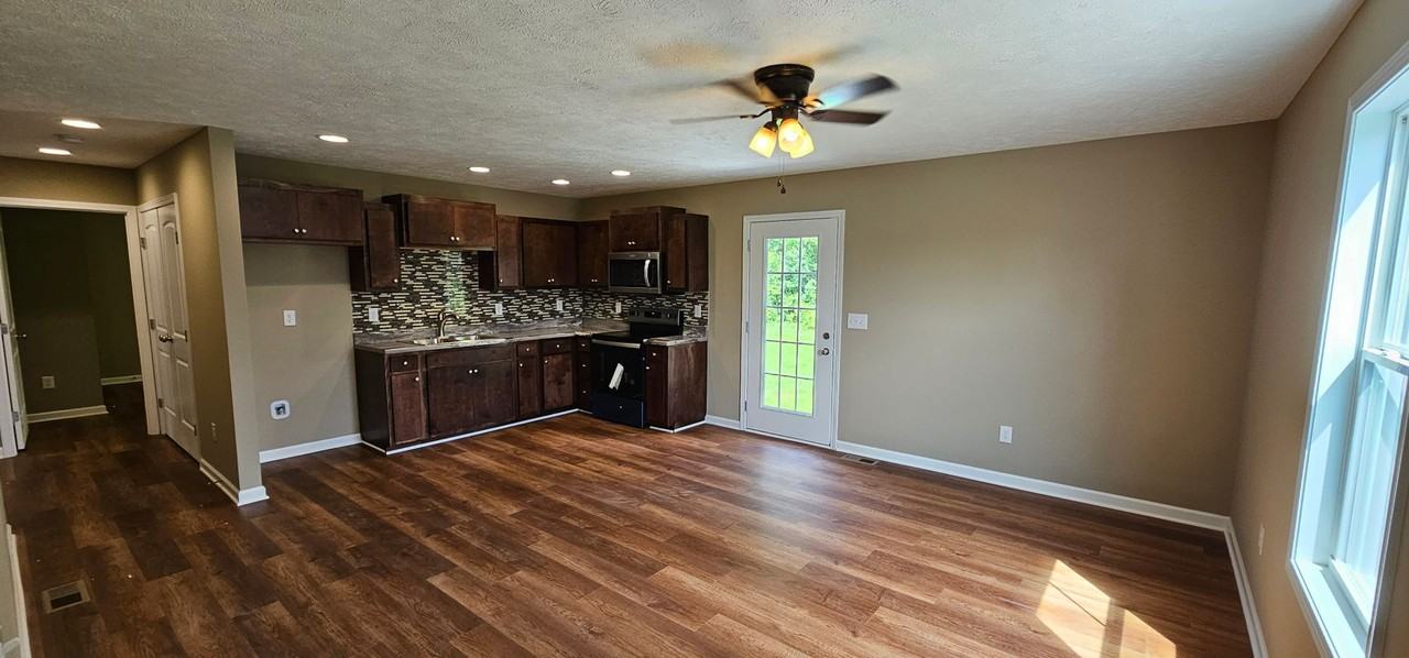 300 Weaver St - Photo 2 of 17