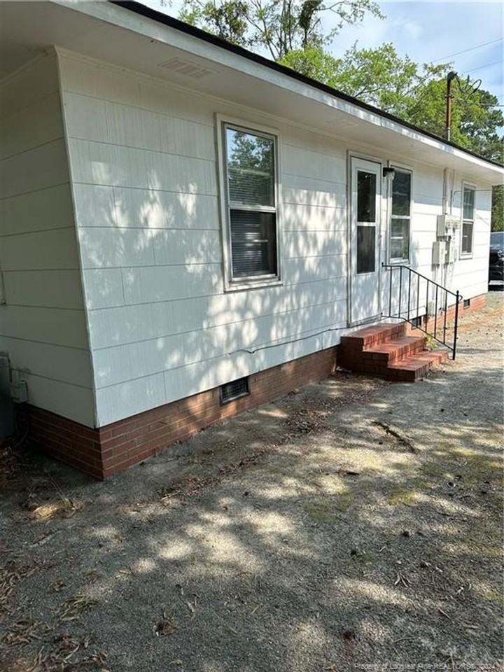 200 Post Ave #2 - Photo 2 of 8