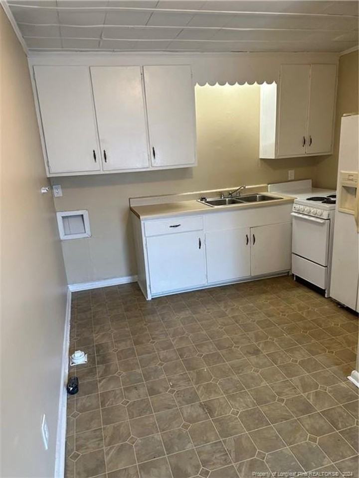 200 Post Ave #2 - Photo 6 of 8