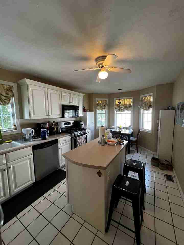 5B Victoria Gdn - Photo 2 of 15