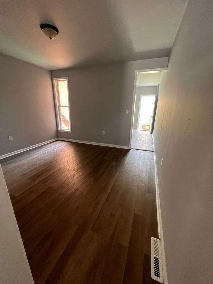 1913 N Payson St - Photo 3 of 12