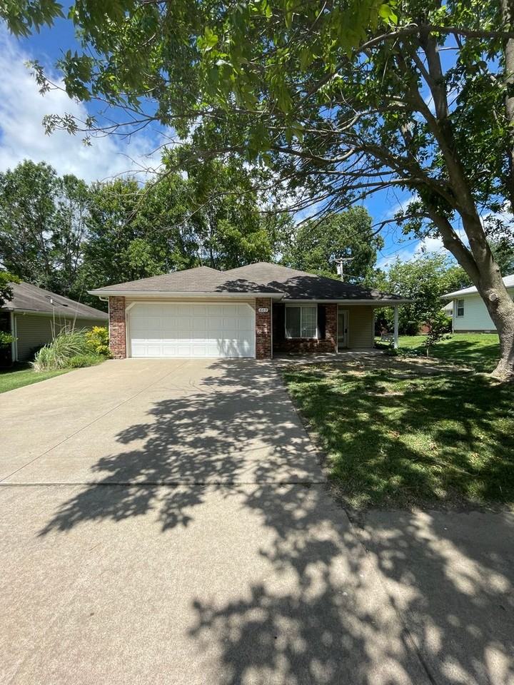 609 Heidman Rd - Photo 2 of 17