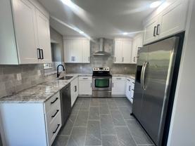 902 902 SE Sunnyside Rd - Photo 1 of 1