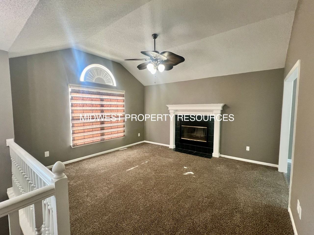 902 902 SE Sunnyside Rd - Photo 3 of 17