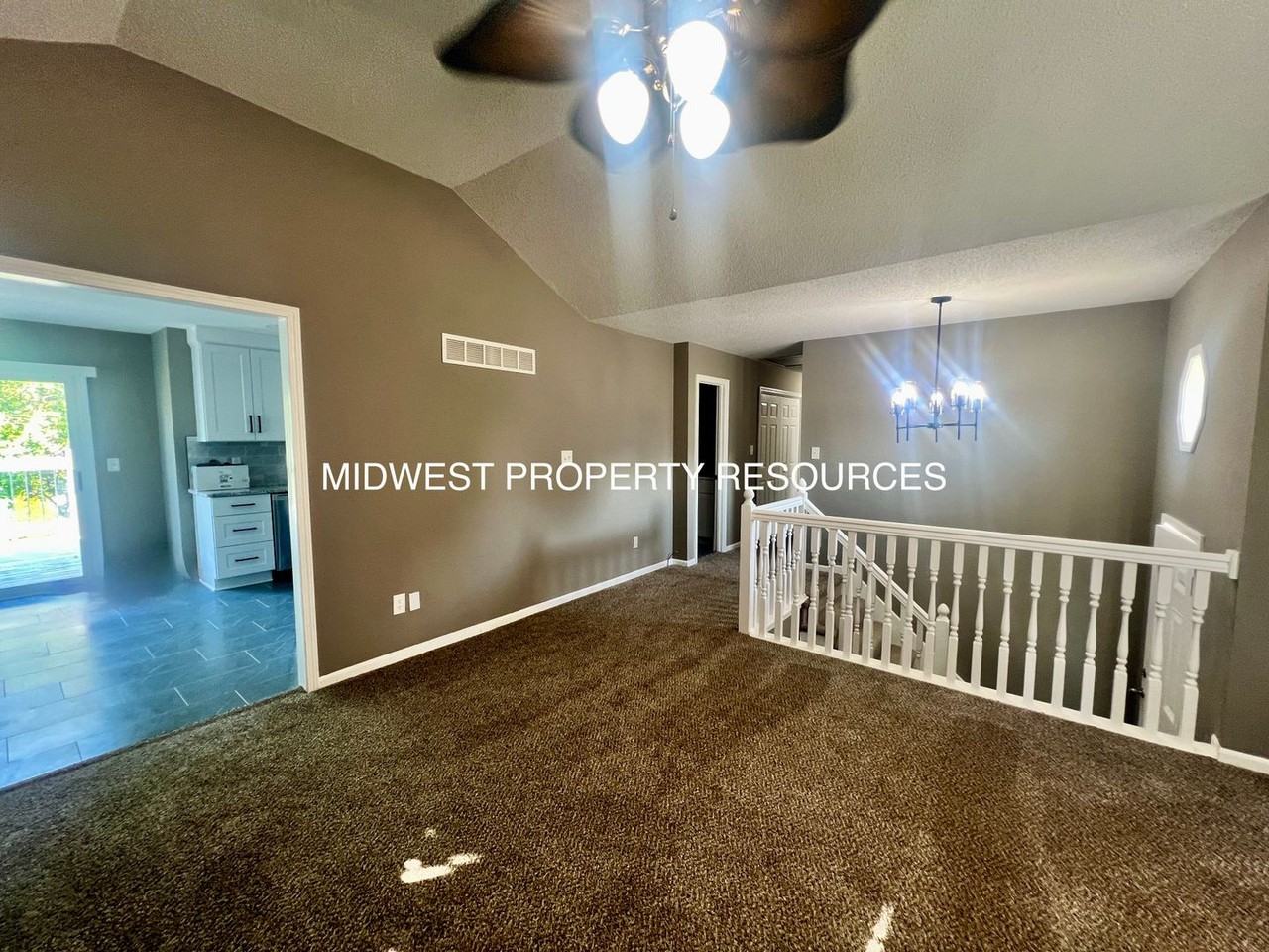 902 902 SE Sunnyside Rd - Photo 4 of 17