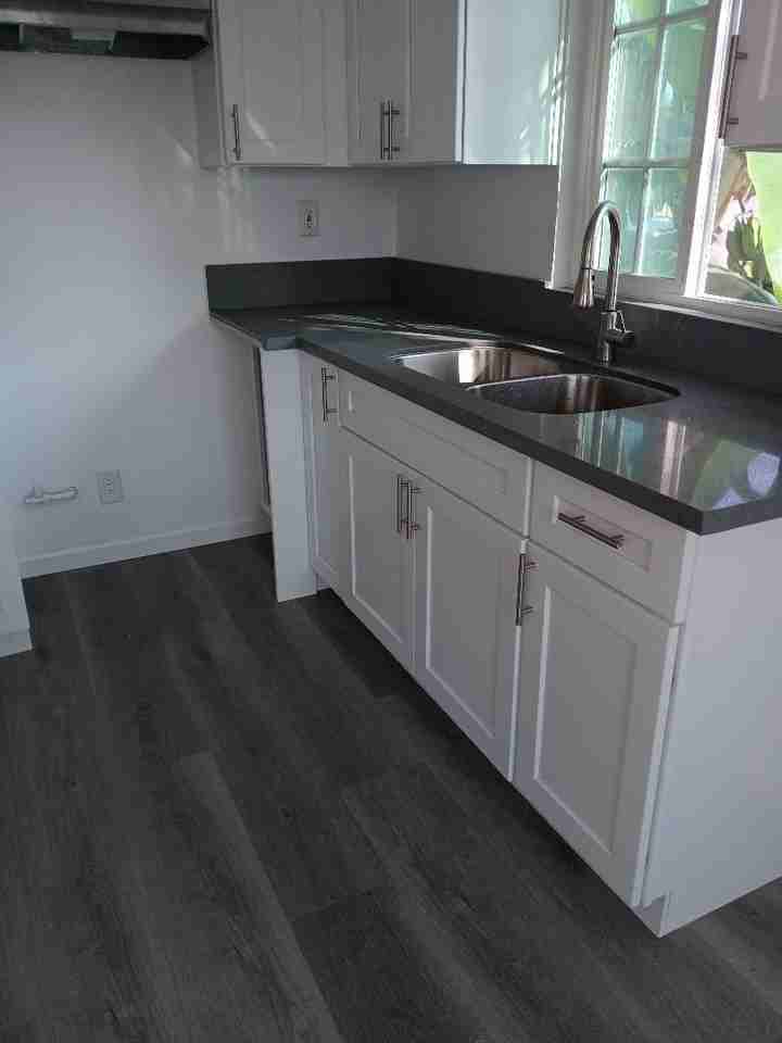 2200 S Palm Grove Ave - Photo 3 of 20