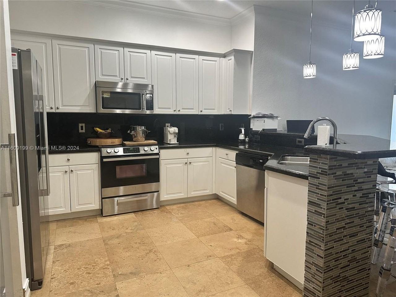 1455 Sw 155th Ct - Photo 2 of 17