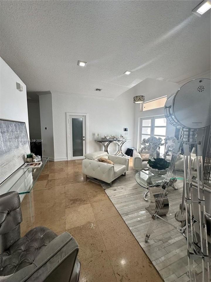 1455 Sw 155th Ct - Photo 3 of 17