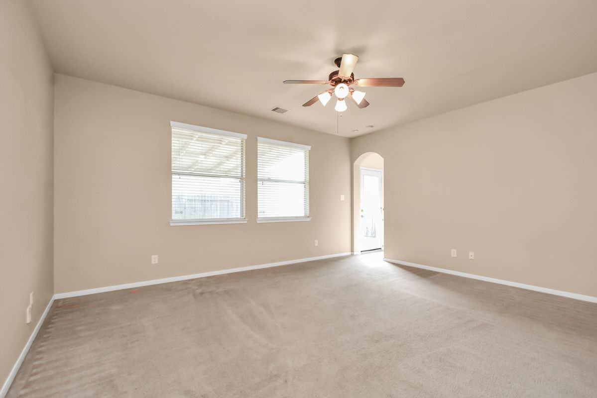 4047 Mossy Spring Ln - Photo 4 of 16