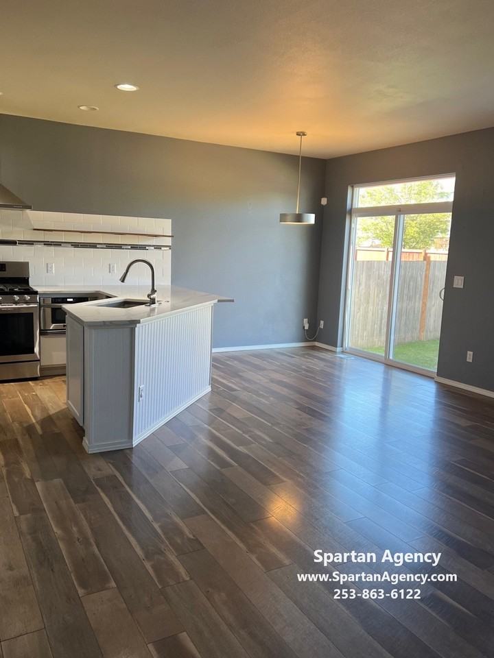 18302 114th Avenue East - Photo 3 of 22