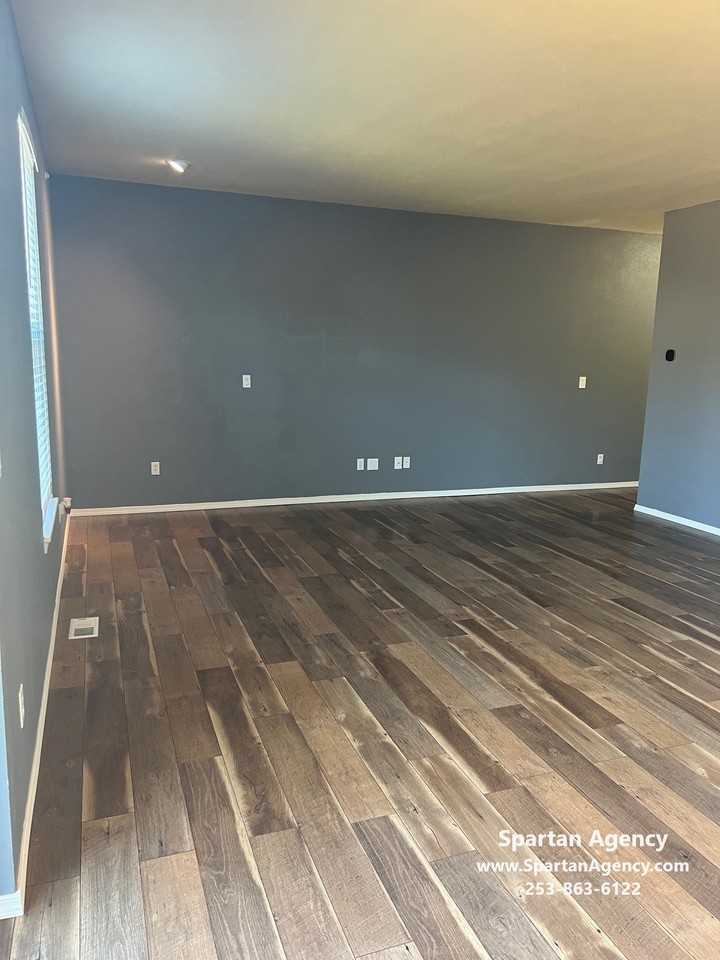 18302 114th Avenue East - Photo 6 of 22