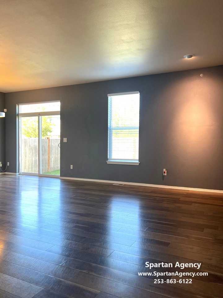 18302 114th Avenue East - Photo 2 of 22