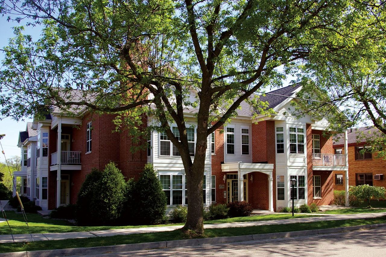 Victory Court - Photo 2 of 37